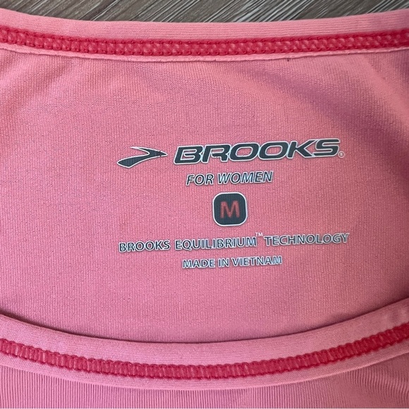 Brooks Running Tank Top Two-Tone Pink Size Medium - Picture 3 of 5